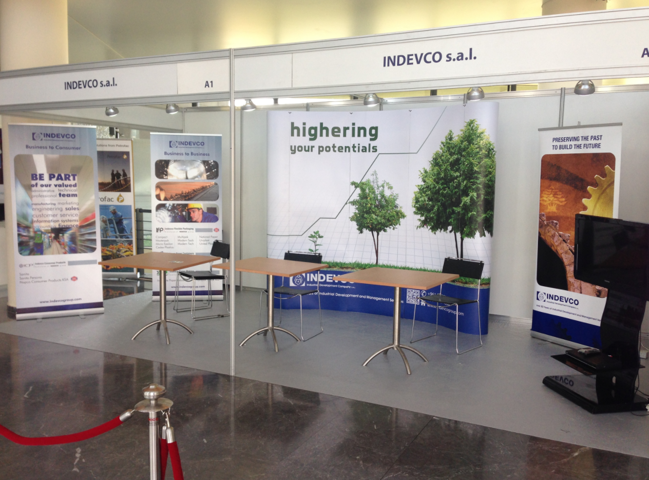 INDEVCO Group Meets Students at Engineering Job Fair 2013