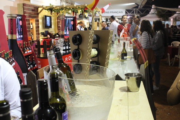 UNIPAK Corrugated Wine Racks Display Regional Wines at Vinifest 2014