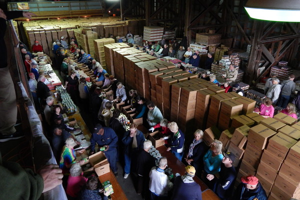 Photoblog: Interstate Container Joins Hands with Mountaire Farms for Thanksgiving 2014