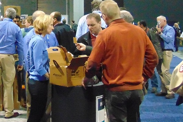 Photoblog: Greencoat® Wax-Free Boxes Attract Visitors at International Production & Processing Expo 2015