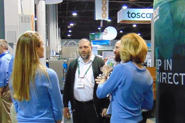 Photoblog: Greencoat® Wax-Free Boxes Attract Visitors at International Production & Processing Expo 2015