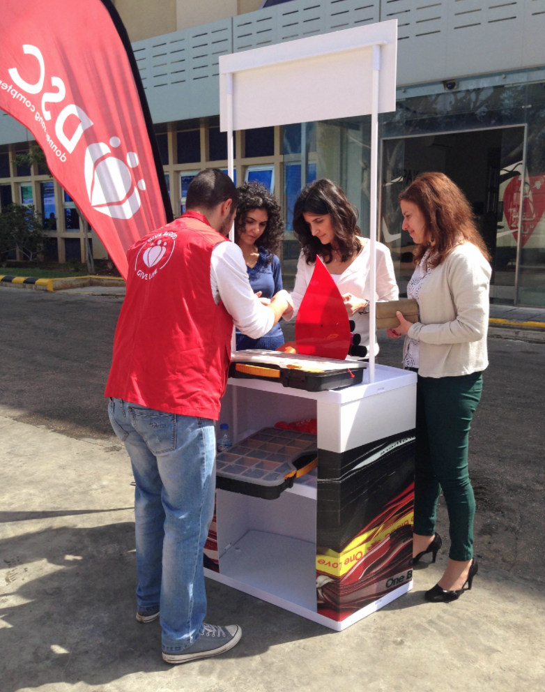 UNIPAK Hosts Donner Sang Compter Blood Drive