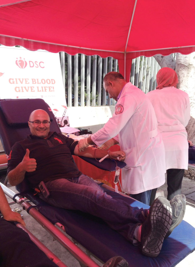 UNIPAK Hosts Donner Sang Compter Blood Drive