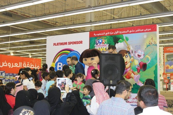 Photoblog: BAMBI® Baby Diaper Brand Hosts ‘Dora the Explorer’ in Jeddah