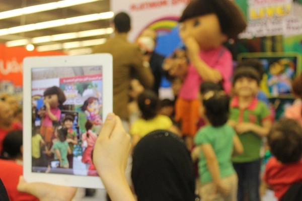 Photoblog: BAMBI® Baby Diaper Brand Hosts ‘Dora the Explorer’ in Jeddah