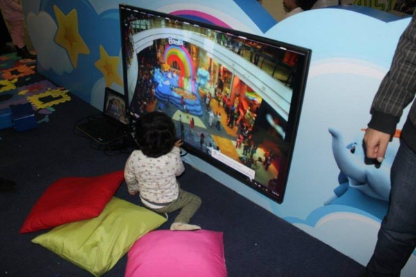 Photoblog: Thousands of Attendees Watch ‘Dora the Explorer’ Tour Live at Saudi Arabia