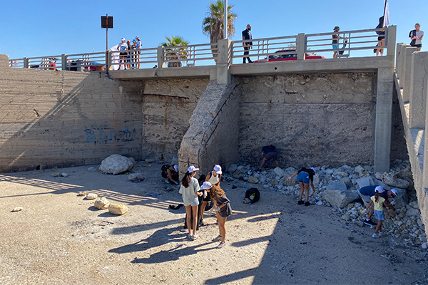 INDEVCO Cleans the Amchit Shore to Contribute to a Healthier Ecosystem