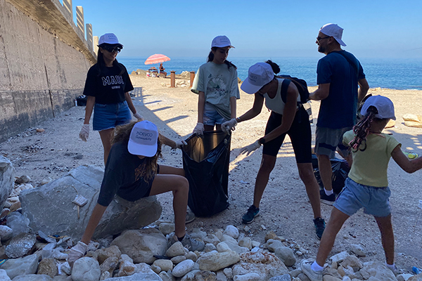 INDEVCO Cleans the Amchit Shore to Contribute to a Healthier Ecosystem