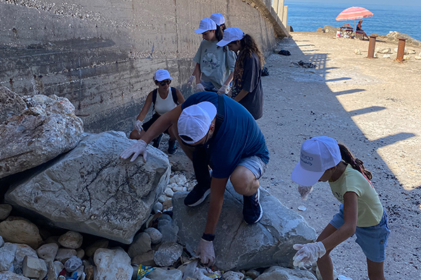 INDEVCO Cleans the Amchit Shore to Contribute to a Healthier Ecosystem