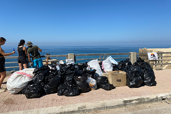 INDEVCO Cleans the Amchit Shore to Contribute to a Healthier Ecosystem